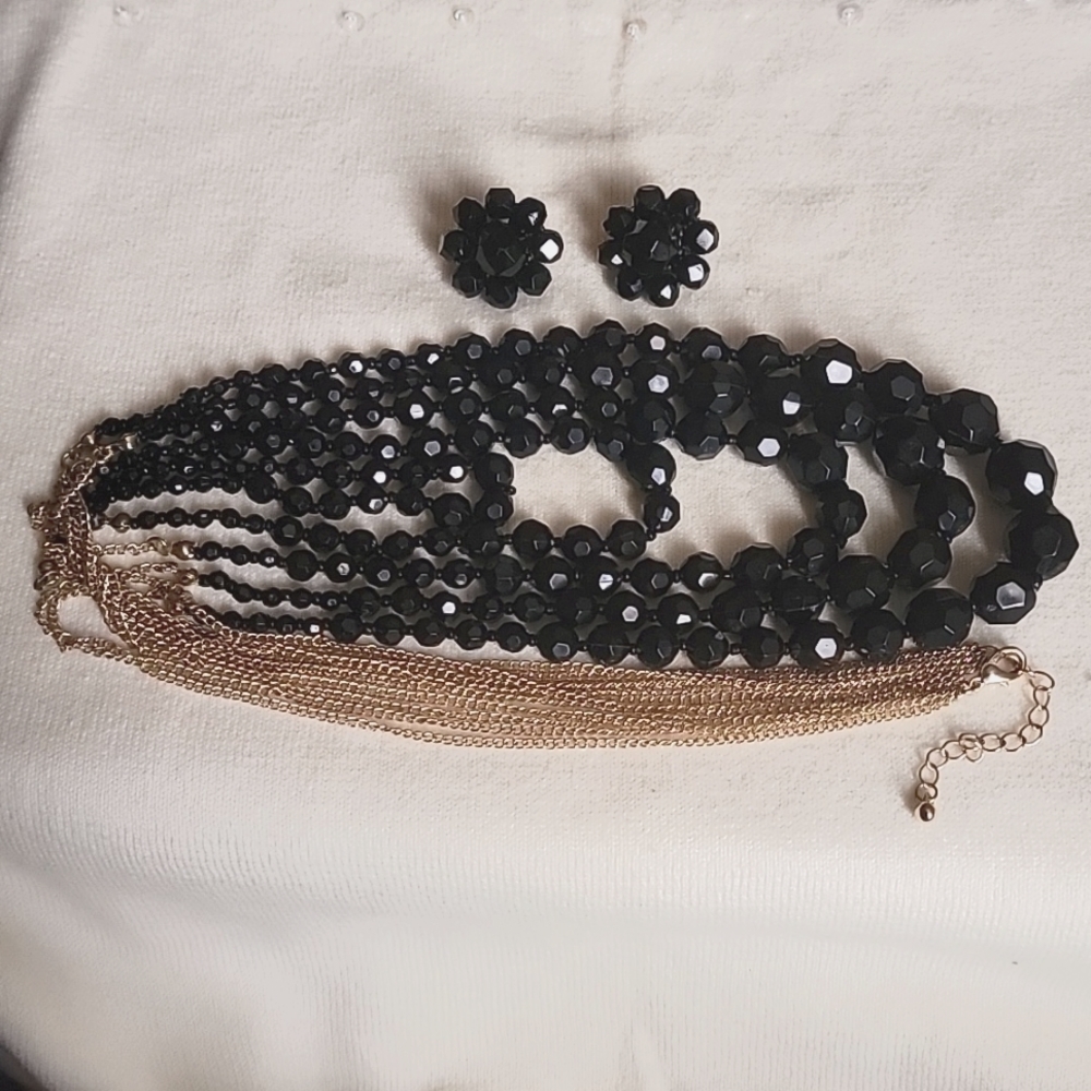 Beaded & Gold Chain With 'JAPAN' Clip On Earrings Bundle